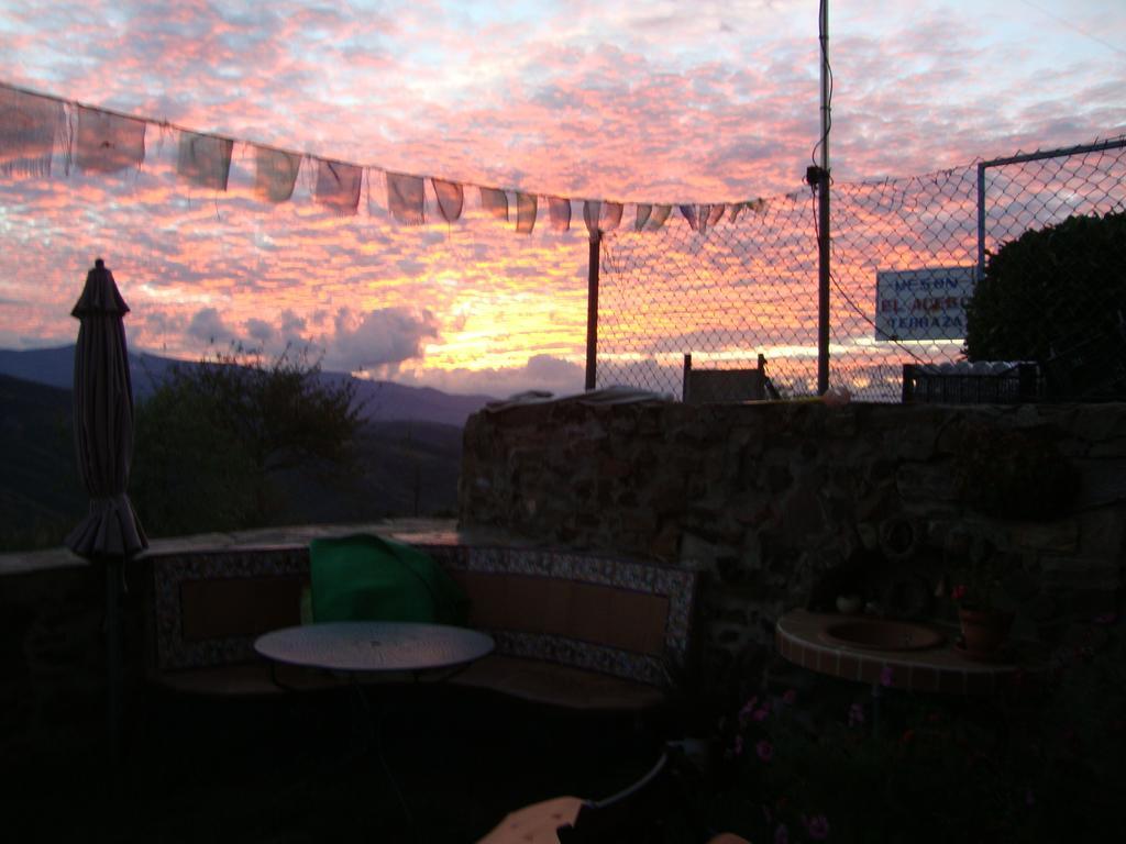 Bed and Breakfast La Trucha Del Arco Iris El Acebo de San Miguel Zimmer foto